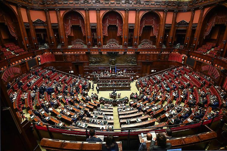 Il taglio dei parlamentari è legge, via libera della Camera