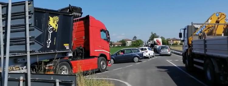 Via le sbarre, svolta viabilistica dell'Emilia