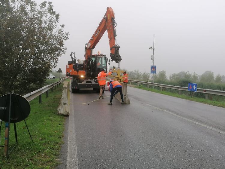 Ponte Verdi, posizionata la sagomatura per impedire l'accesso ai mezzi pesanti