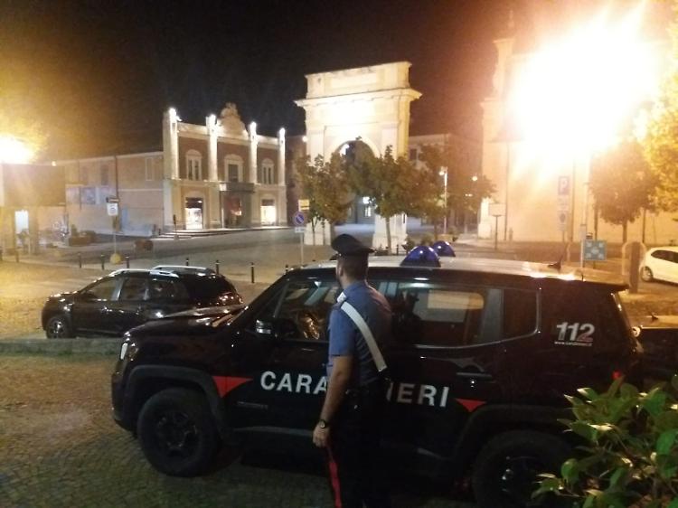 Provoca un incidente e fugge senza prestare soccorso