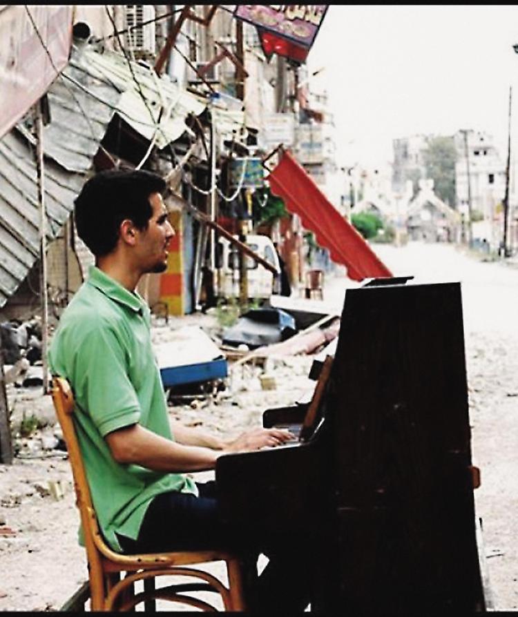 Il pianista di Yarmouk si racconta con le parole e con la sua musica