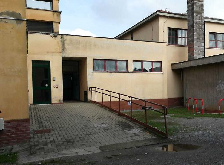 Cede il pavimento: palestrina inagibile
