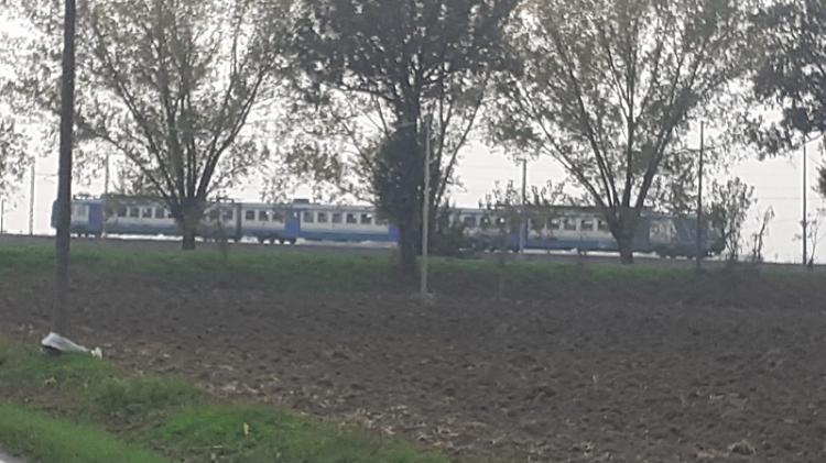 Passaggio a livello abbattuto: treni in ritardo e traffico ko