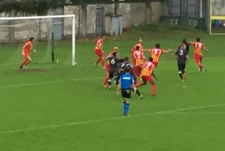 Fanfulla - Crema 0-0 al 10' bene la difesa nerobianca