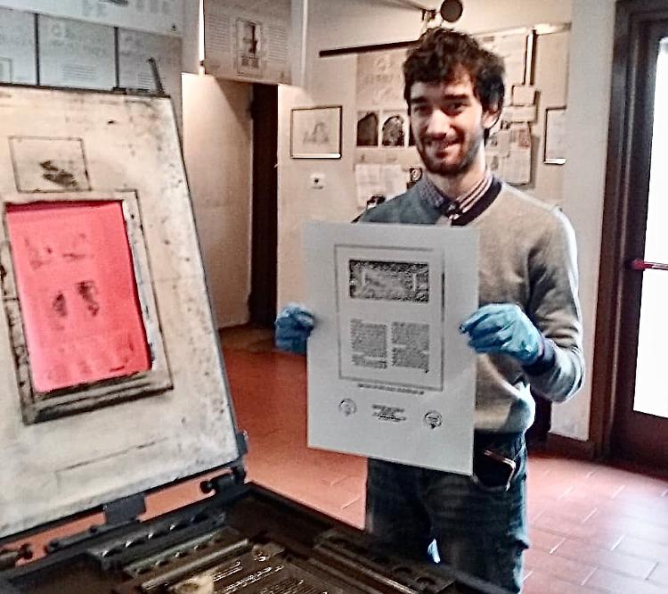 Volontari dal Papa, in dono la bibbia ebraica