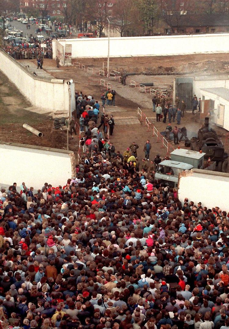 A trent'anni dalla caduta del Muro di Berlino: testimonianze e riflessioni