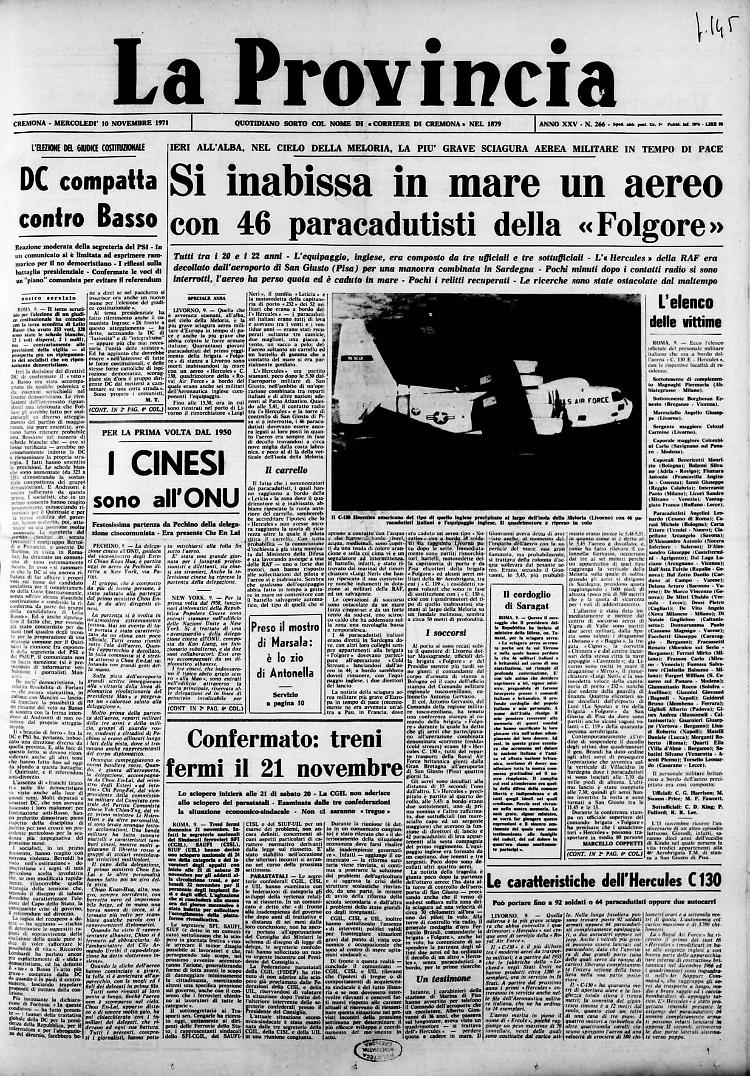Si inabissa in mare un aereo con 46 paracadutisti della «Folgore»