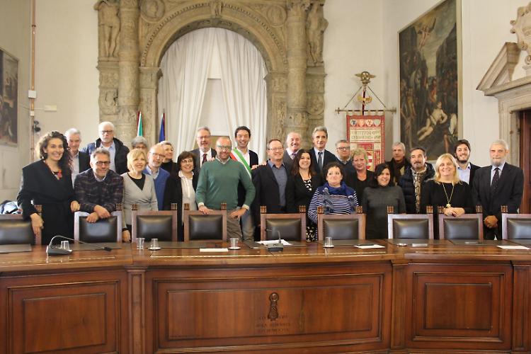 Consegnati gli attestati di merito agli ex dipendenti comunali