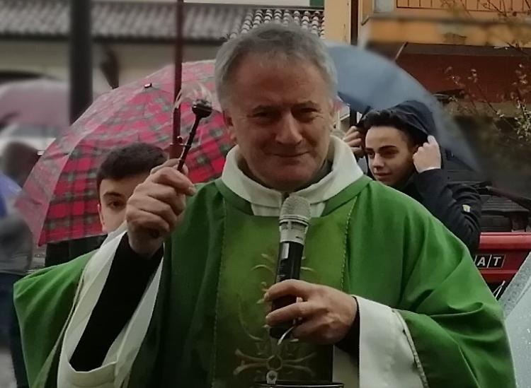 Poche le offerte in chiesa, il parroco: 'Fedeli  taccagni'