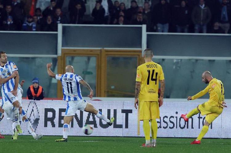 Pescara - Cremonese 1-1: gol di Migliore su punizione