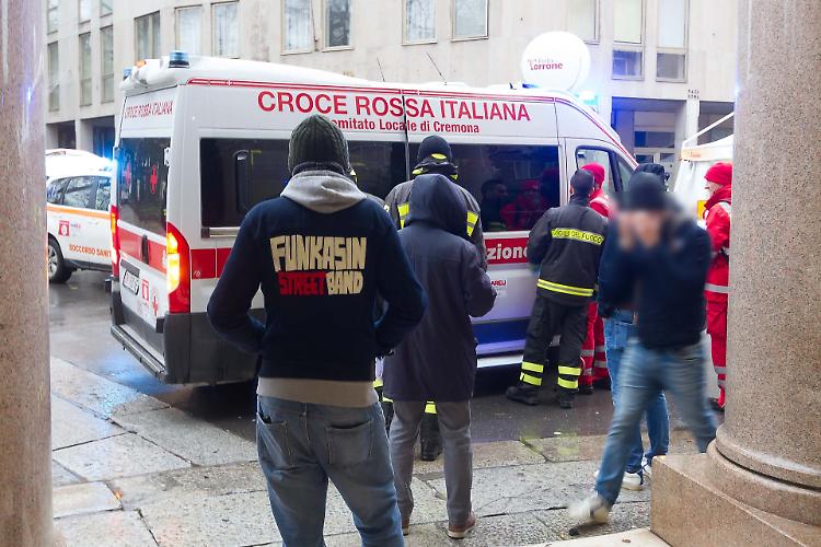 Malore mentre suona in Galleria, muore componente dei Funkasin
