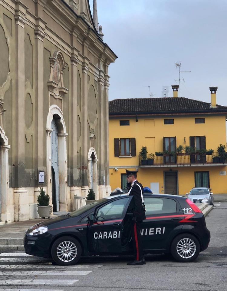 Ruba in chiesa,  denunciato 23enne