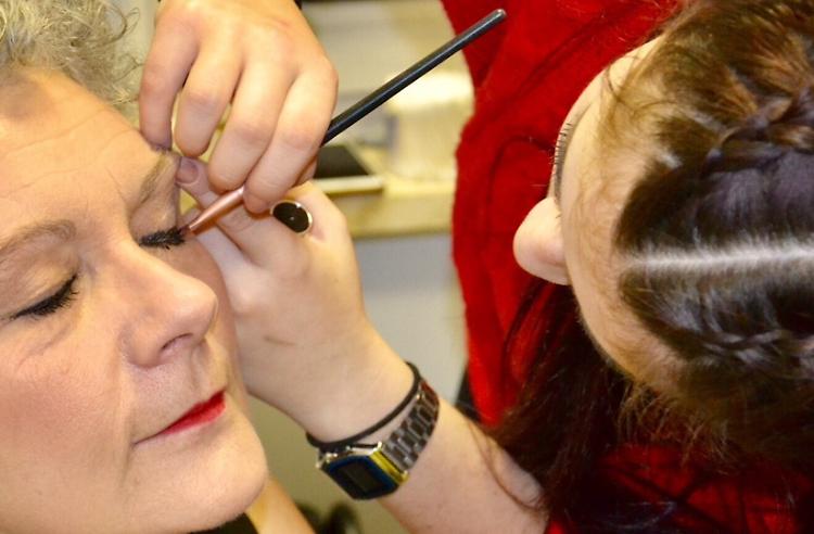Violenza contro le donne, make-up solidale