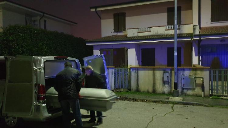 Morta in casa da un mese