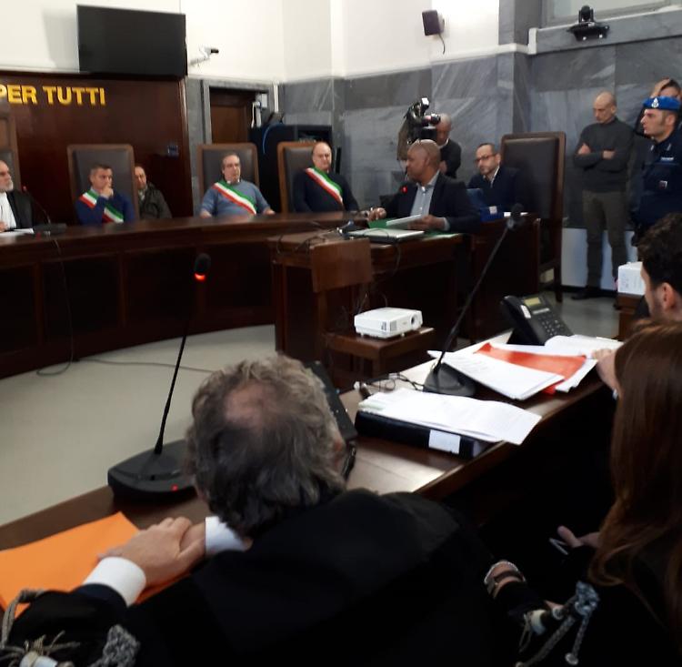 Bus dirottato, Ousseynou Sy in aula contro Salvini