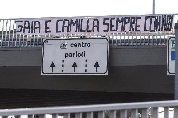 Gaia e Camilla, domani i funerali      