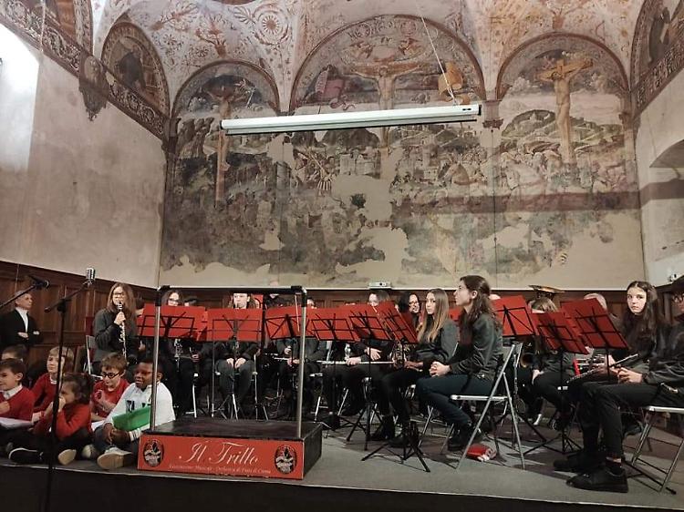 Auguri in musica dell'orchestra di fiati giovanile del Trillo