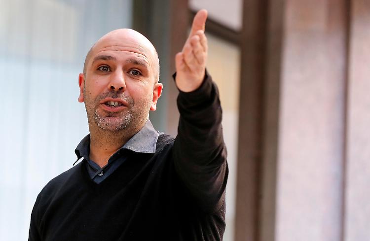 Tradito dalla somiglianza con Checco Zalone, rapinatore condannato
