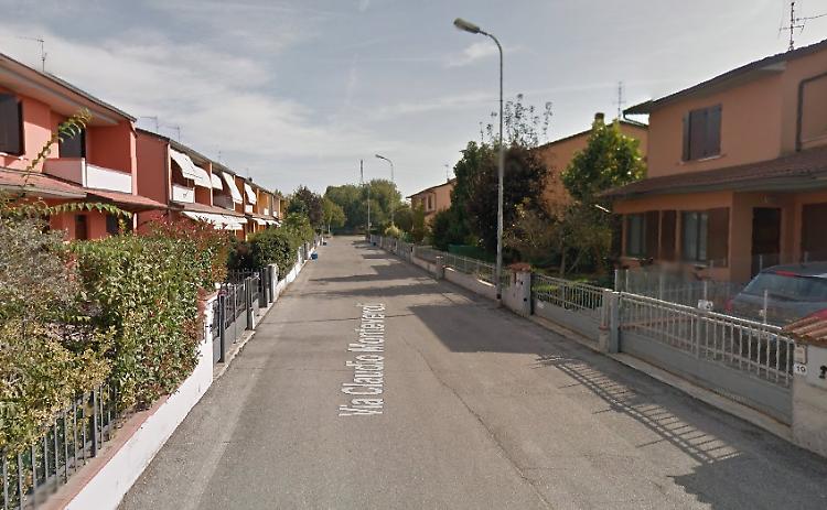 Ladri in azione: razzia di oggetti, via anche il rasoio