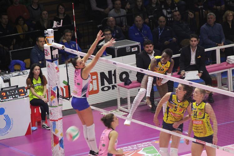Casalmaggiore, troppo forti le campionesse dell'Imoco
