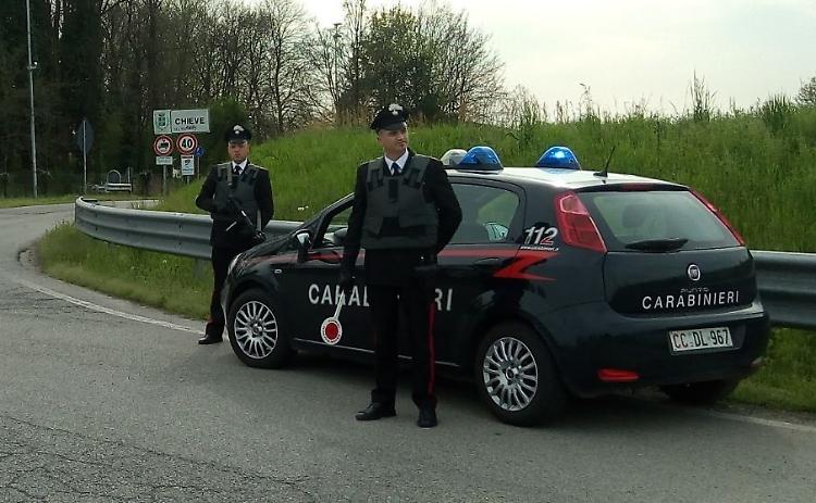 Due furgoni divorati dalle fiamme, indagano i carabinieri