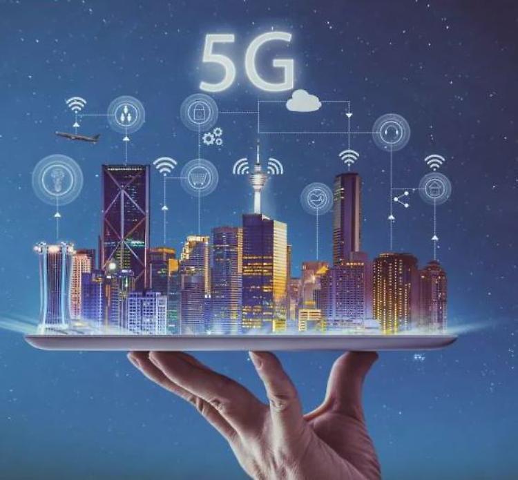 La polemica sulla rete 5G, il sindaco: 'In Comune non c’è nessun progetto'