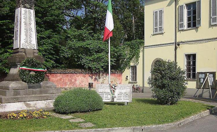 "Soldi buttati": per la Lega non si può spostare il monumento