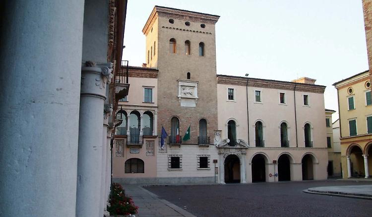 Toto nomine,  possibile ritorno in scena di Agazzi