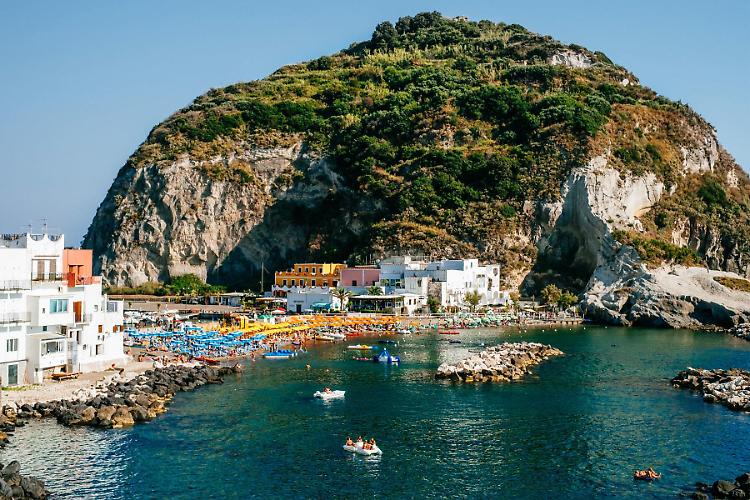 Coronavirus: Ischia, stop a turisti lombardi e veneti 
