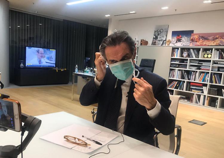 Coronavirus, Fontana in auto-isolamento: una collaboratrice positiva al virus