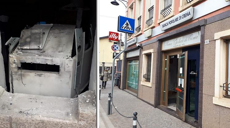 Esplosione nella notte, assaltato il bancomat