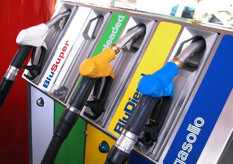 Benzina: da stasera sciopero, impianti chiusi in autostrada