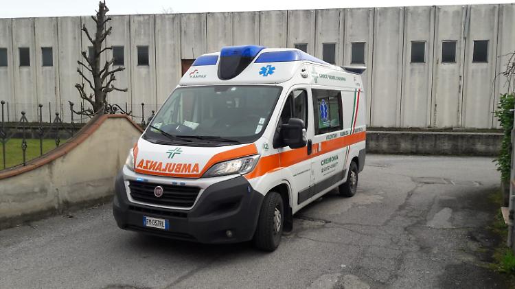 Anziano cade in casa, 