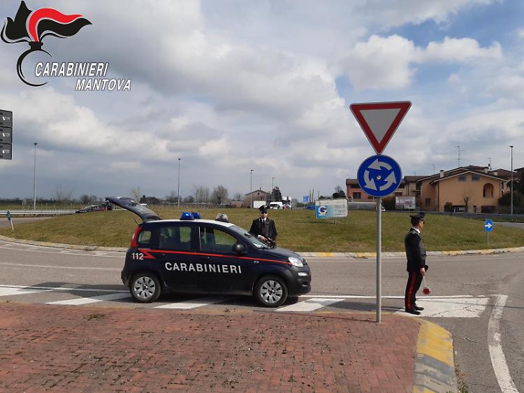 Coronavirus, controlli serrati dei carabinieri