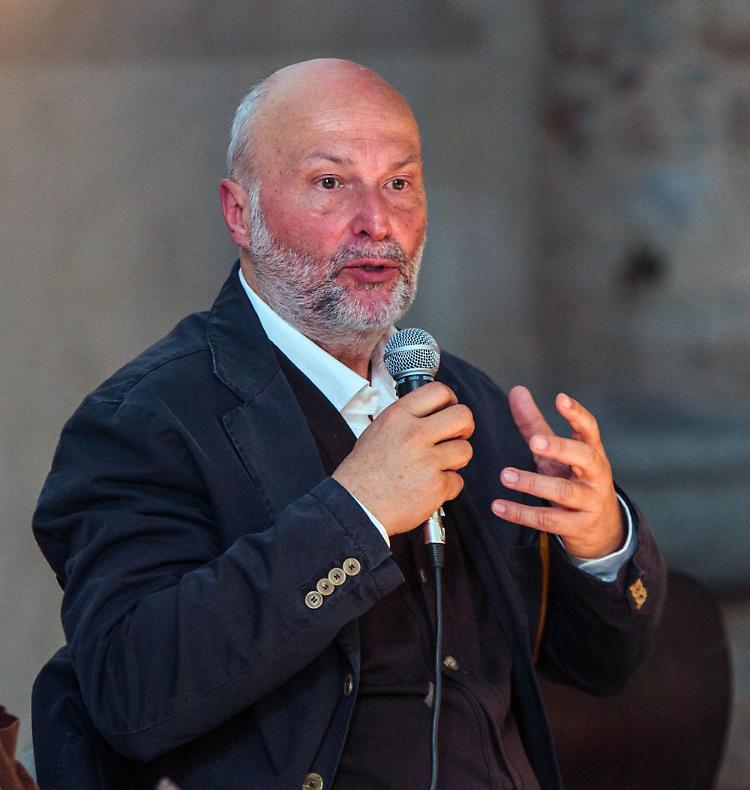Se nell'epoca della complessità va in scena la pandemia da Covid-19Mauro Ceruti: "Il vero morbo è la semplificazione"