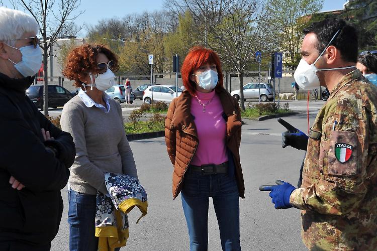 Coronavirus: Crema mobilitata, indumenti caldi equipe cubani