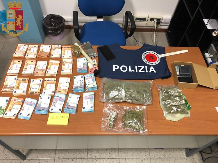 Trovati con quasi mezzo chilo di marijuana: denunciati due cremaschi