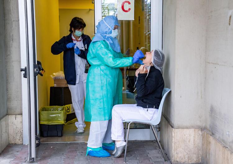 «Arrivati i tamponi, ora alla ricerca degli asintomatici»   