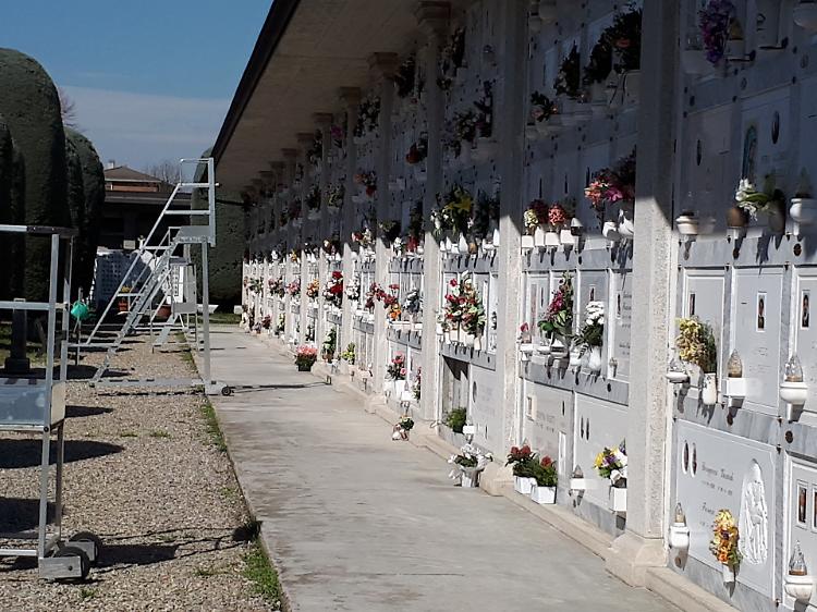 Coronavirus, cimiteri chiusi: ordinanza del sindaco