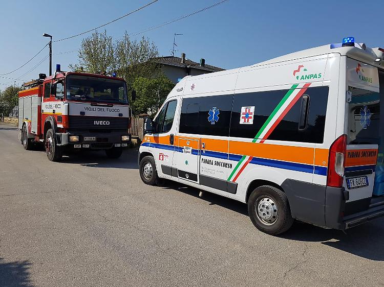 Anziano cade in casa,  soccorso da pompieri e Padana