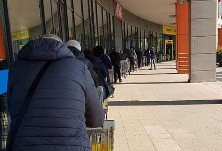 Confcommercio: consumi a marzo -31,7% 