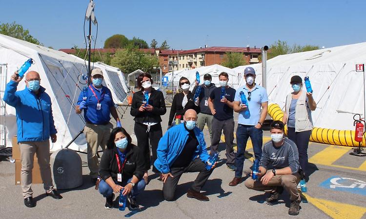 Coronavirus, consegnate ai Samaritani le borracce di Padania Acque 