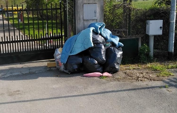 Rifiuti, raffica di abbandoni