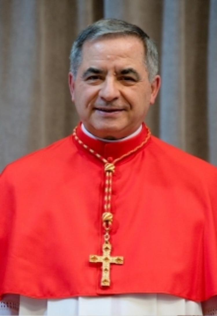 Cardinale Becciu, nessuna autorità può interrompere la messa