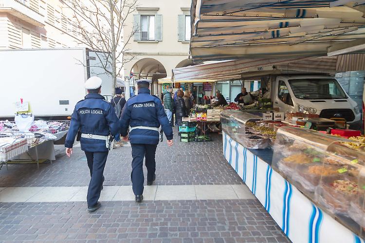 Sabato 9 gennaio mercato al completo