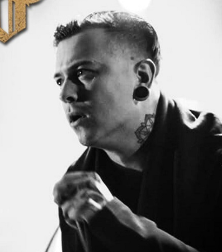 Embryo, il nuovo cantante