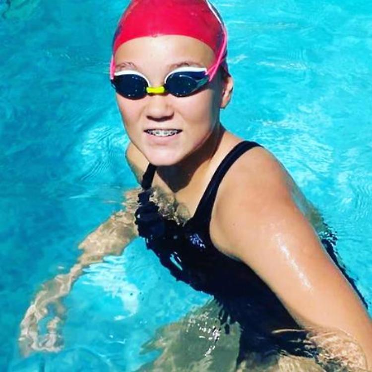 Coronavirus: a 12 anni 7.700 vasche a nuoto per Msf