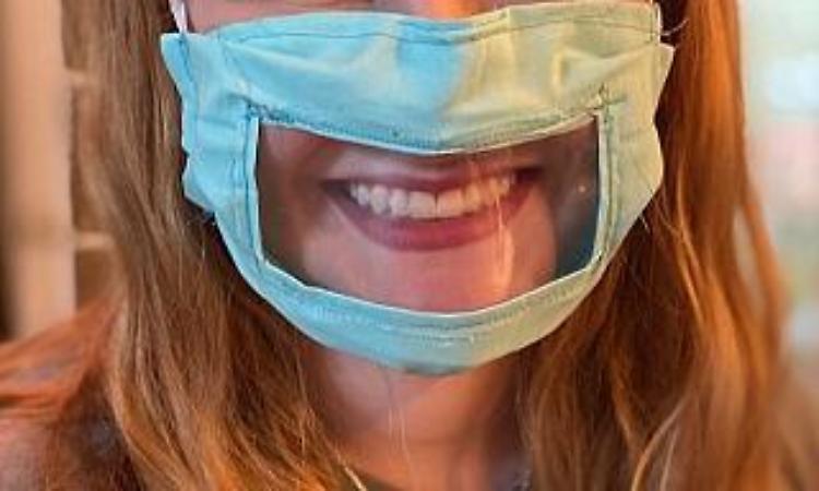 Coronavirus, mascherine per non udenti