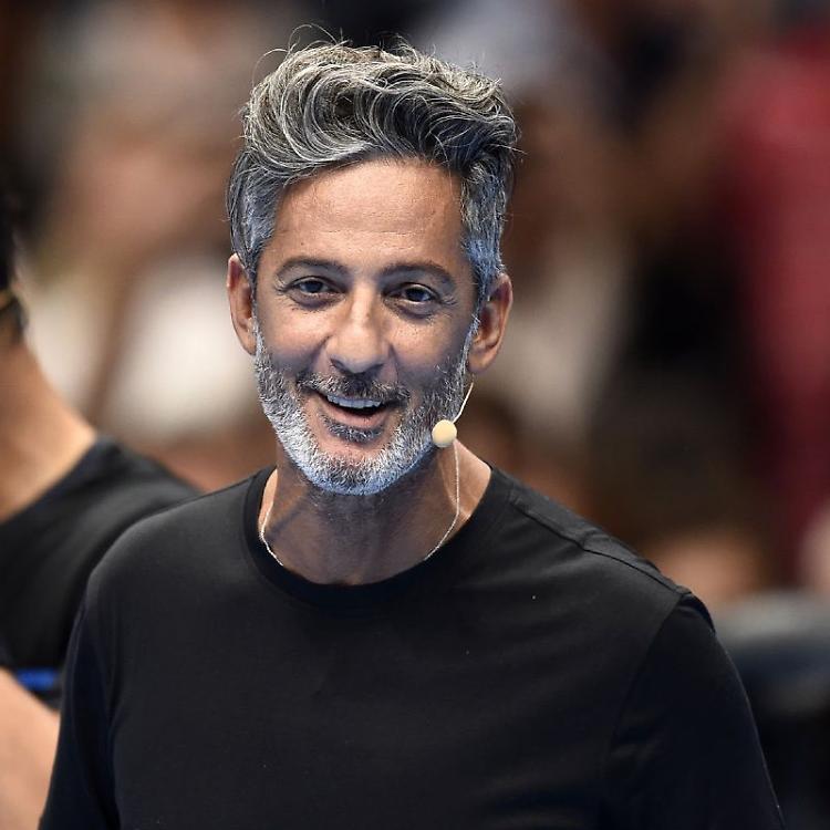 Fiorello compie 60 anni, showman e mattatore radio e tv