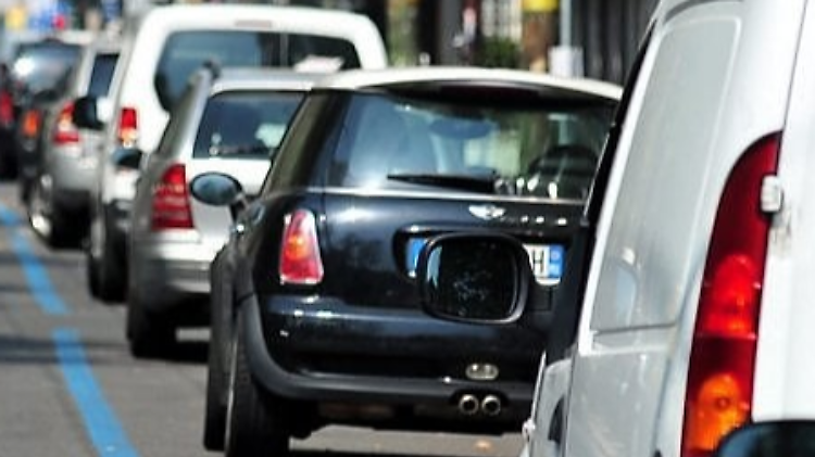 Stalli blu, da lunedì 18 stop alla sosta gratuita per i residenti 